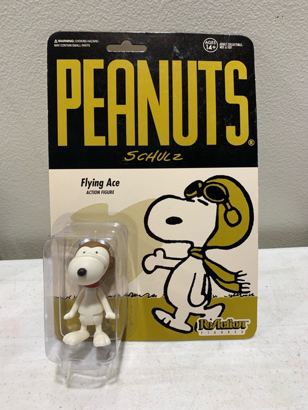 Peanuts snoopy action figure